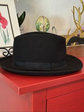 Lancaster Black Felt Fedora Hat with Grosgrain Band - Unbranded